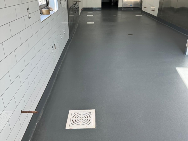 For nearly a decade, Industrial Applications Inc has partnered with a prominent fast-food franchise owner as their trusted kitchen flooring installer. As the brand continues the transition away from quarry tile in remodels and new builds, the advantages of urethane cement become increasingly clear.